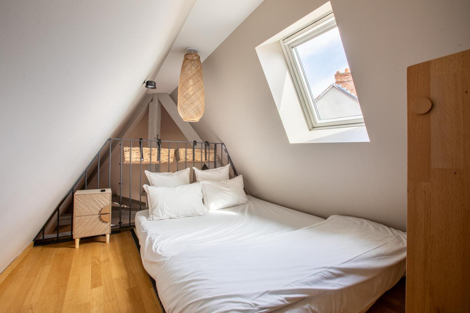 Duplex Atypique Au Coeur De Mulhouse Apartment Exterior photo
