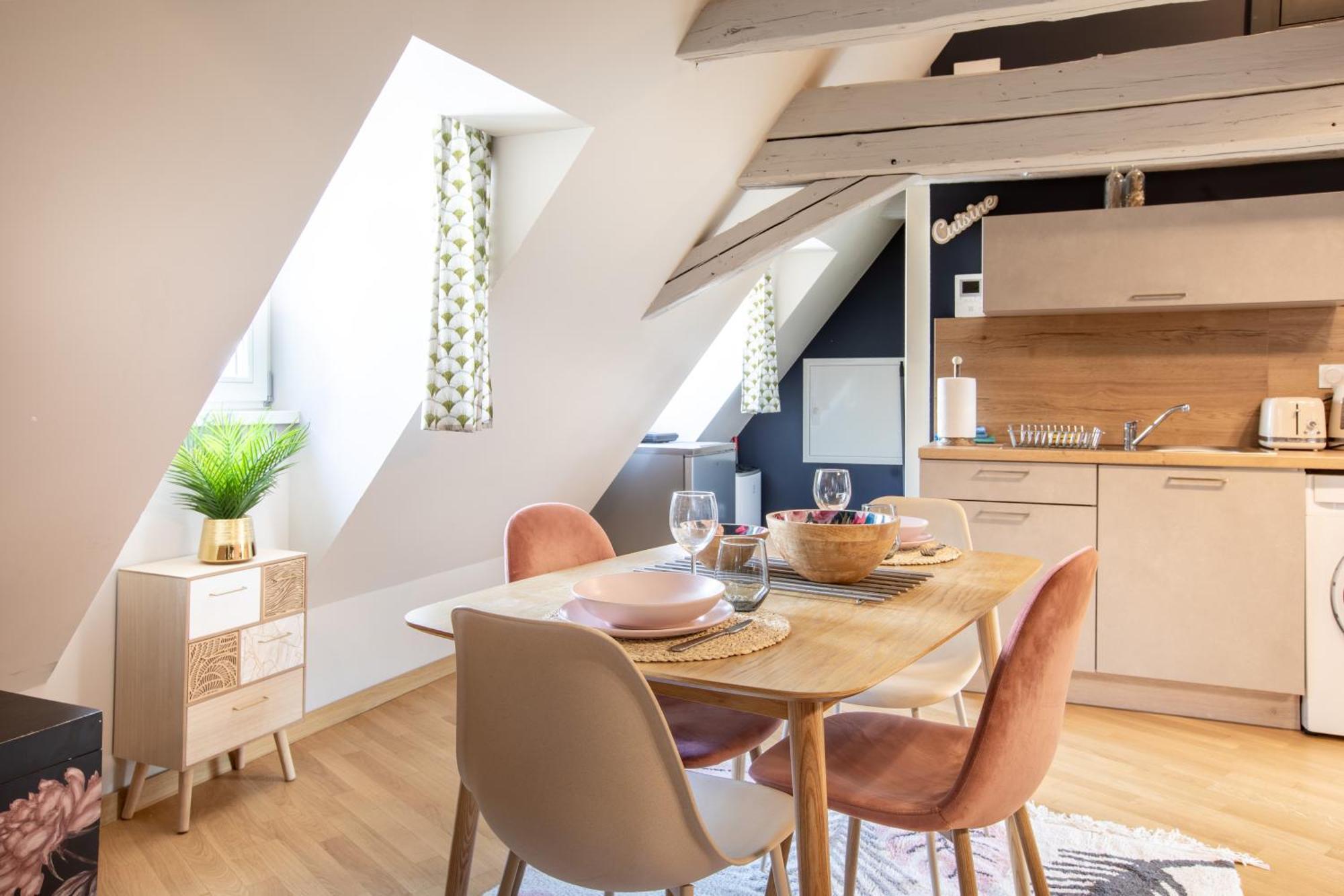 Duplex Atypique Au Coeur De Mulhouse Apartment Exterior photo